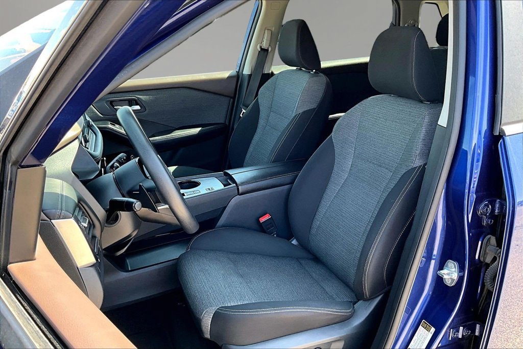 Used 2023 Nissan Rogue SV FWD image 20