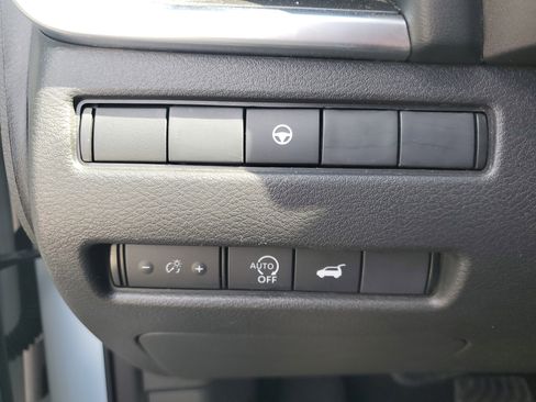 Used 2024 Nissan Rogue SV image 22