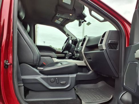 Used 2019 Ford F150 Lariat w/ Equipment Group 502A Luxury AWD/4WD image 30