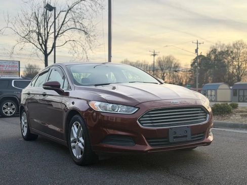 Used 2016 Ford Fusion SE FWD image 8