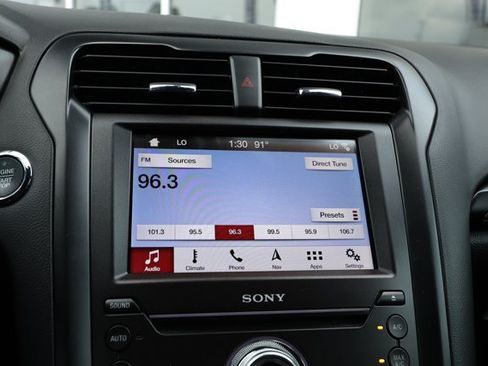 Used 2019 Ford Fusion Energi Titanium FWD image 16