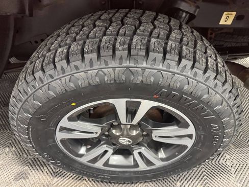 Used 2017 Toyota Tacoma TRD Off-Road image 38