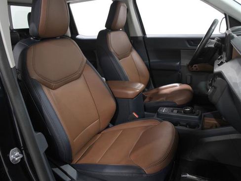 Used 2022 Ford Maverick Lariat w/ Lariat Luxury Package image 16