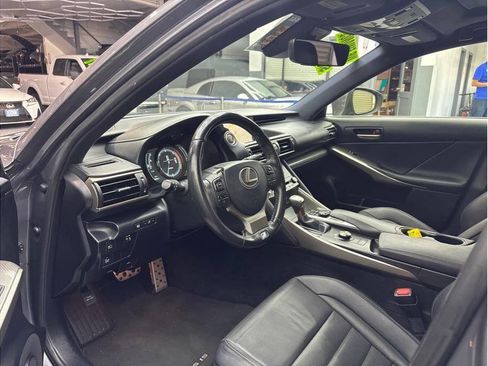 Used 2017 Lexus IS 200t F Sport w/ F Sport Package RWD image 10