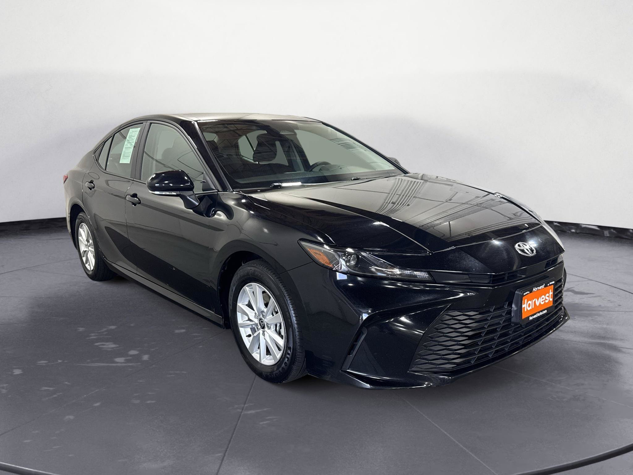 Used 2025 Toyota Camry LE FWD image 1
