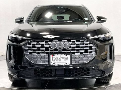 Used 2025 Audi Q5 Premium w/ Convenience Package AWD/4WD image 2