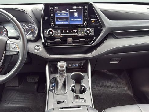 Used 2022 Toyota Highlander XSE image 20