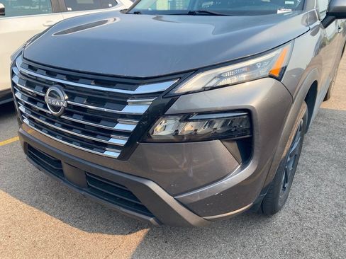 Used 2024 Nissan Rogue SV FWD image 17