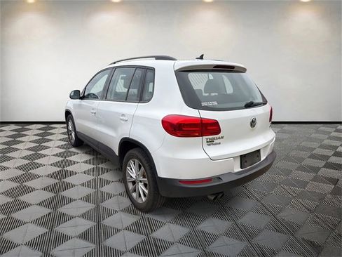 Used 2017 Volkswagen Tiguan S image 6