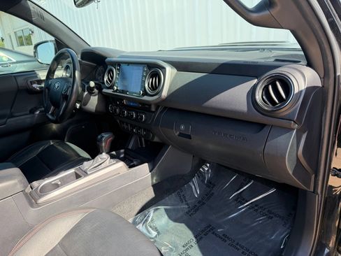Used 2021 Toyota Tacoma TRD Pro AWD/4WD image 18