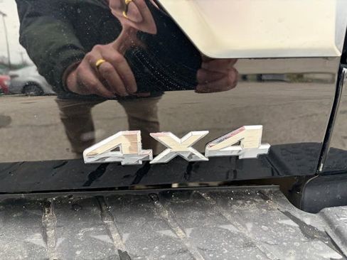 Used 2021 Nissan Titan Platinum Reserve w/ Moonroof Package image 8