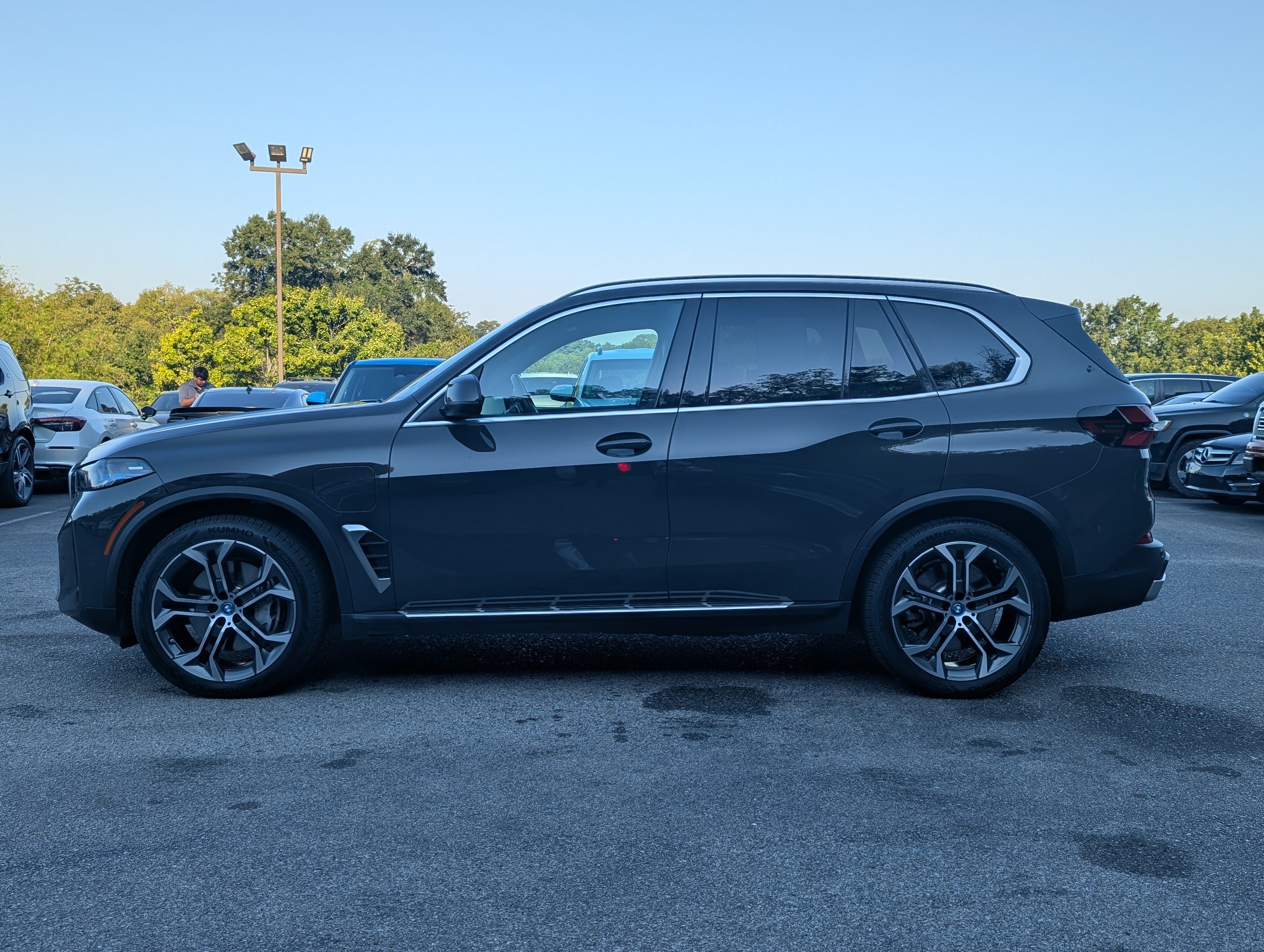 Used 2025 BMW X5 xDrive50e w/ Premium Package AWD/4WD image 6