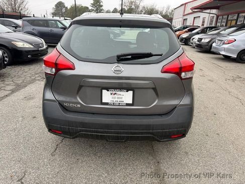Used 2019 Nissan Kicks S image 6