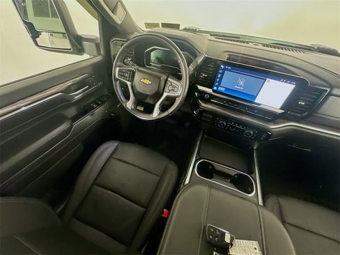 Used 2024 Chevrolet Silverado 3500 LTZ image 9