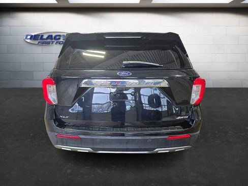 Used 2022 Ford Explorer XLT w/ Equipment Group 202A image 4