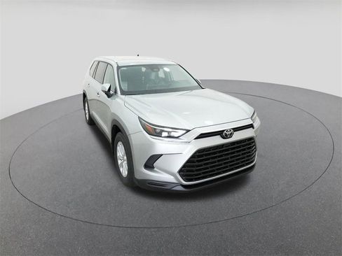 New 2026 Toyota Grand Highlander XLE image 14