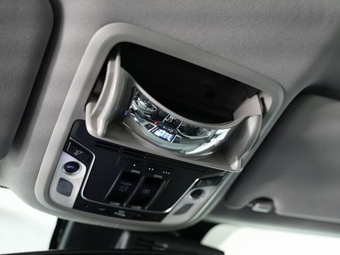 Used 2017 Honda Pilot Elite image 61