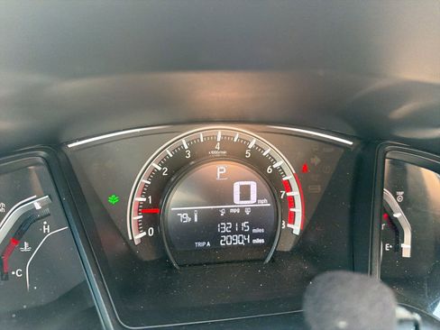 Used 2018 Honda Civic Sport image 25