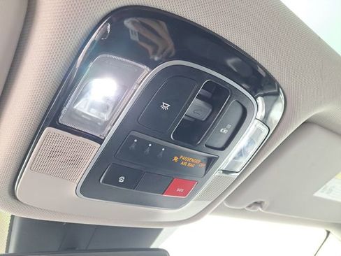 Used 2024 Hyundai Tucson Limited image 19