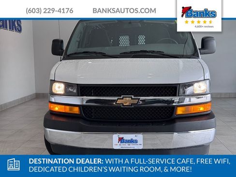 Used 2024 Chevrolet Express 2500 w/ Driver Convenience Package RWD image 3