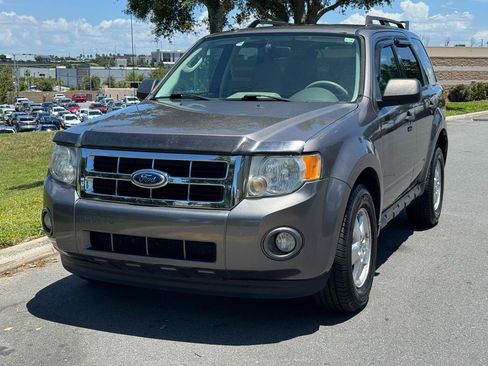 Used 2011 Ford Escape XLT FWD image 3