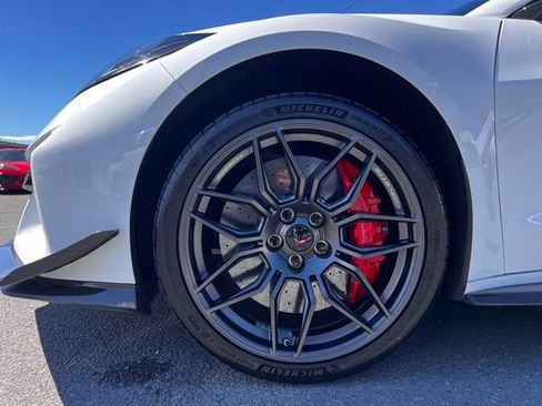Used 2024 Chevrolet Corvette Z06 w/ Z07 Performance Package image 12