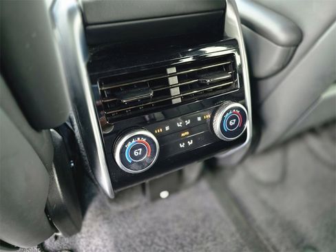 Used 2024 Land Rover Range Rover SE image 14