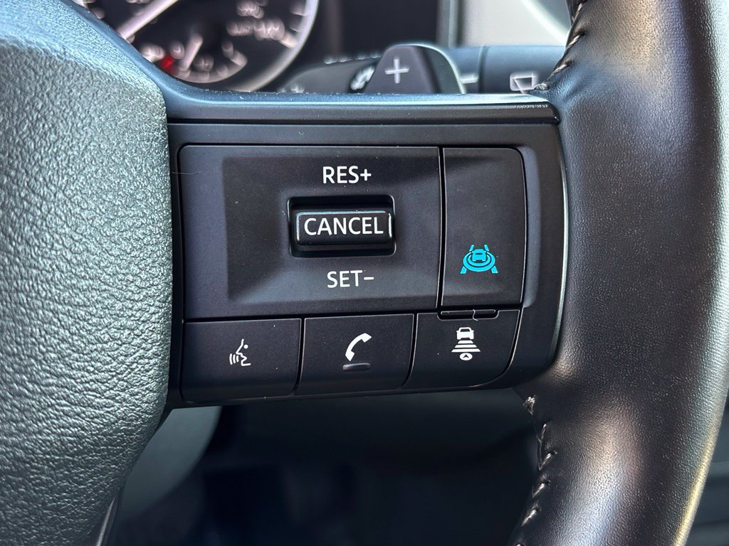 Used 2025 Nissan Rogue SV FWD image 14