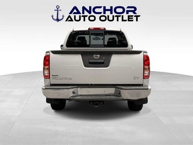 Used 2013 Nissan Frontier SV RWD image 7