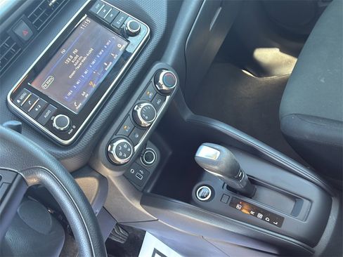 Used 2025 Nissan Kicks Play S image 17