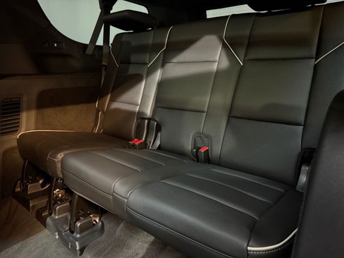 Certified 2025 Cadillac Escalade ESV Premium Luxury image 50