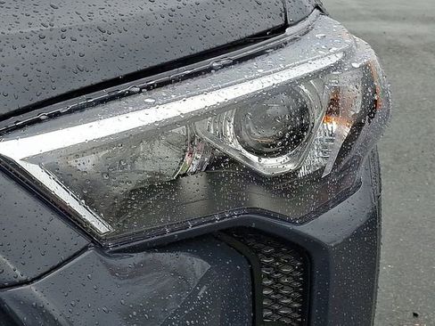 Used 2024 Toyota 4Runner SR5 Premium image 9