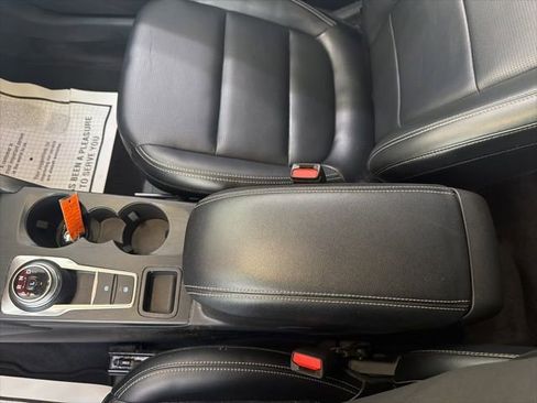 Used 2025 Ford Escape Platinum AWD/4WD image 17