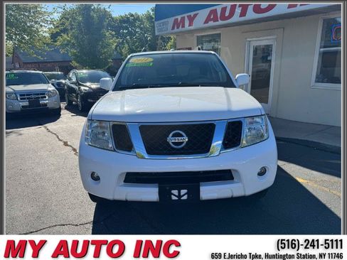 Used 2011 Nissan Pathfinder Silver AWD/4WD image 2