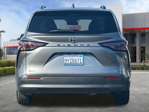 Certified 2026 Toyota Sienna XLE FWD image 6