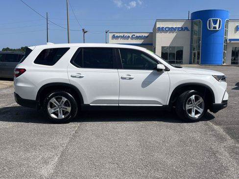 Certified 2025 Honda Pilot EX-L image 2