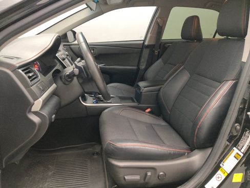 Used 2017 Toyota Camry SE image 17