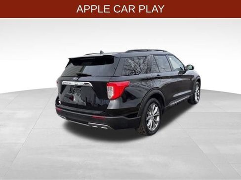 Used 2022 Ford Explorer XLT w/ Equipment Group 202A image 7