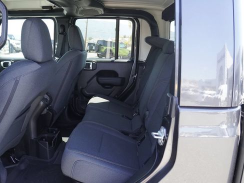 New 2026 Jeep Gladiator Sport AWD/4WD image 21