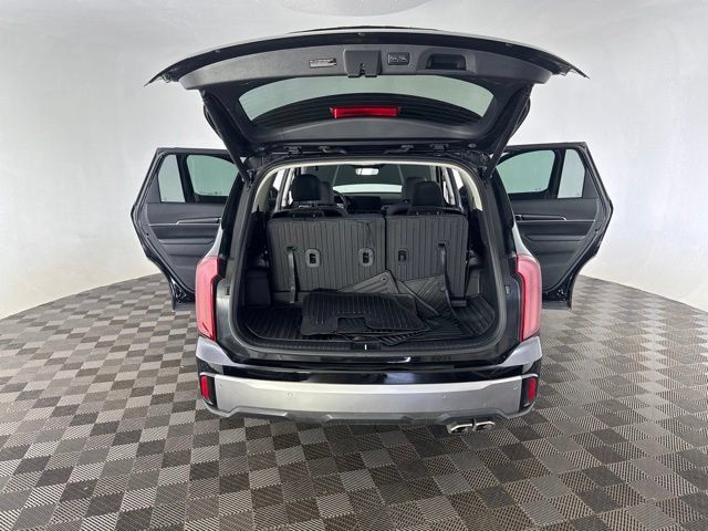 Certified 2025 Kia Telluride S FWD image 17
