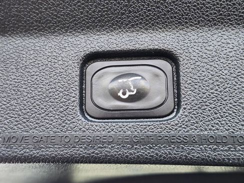 Used 2019 Ford Explorer Limited w/ Ford Safe & Smart Package AWD/4WD image 34