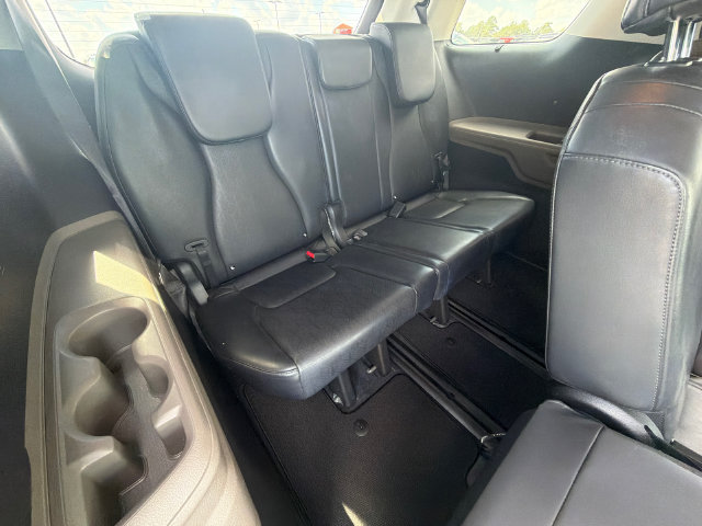Used 2025 Kia Carnival EX FWD image 16