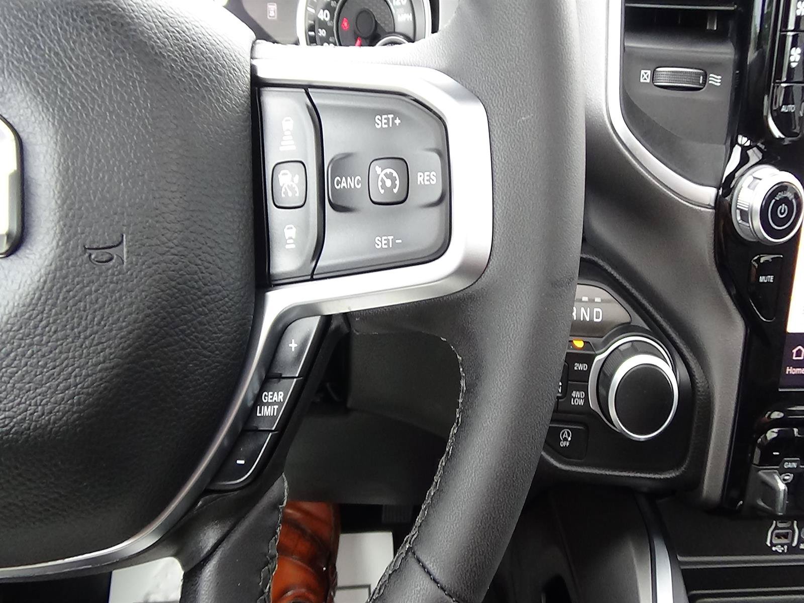 Used 2025 RAM 1500 Big Horn AWD/4WD image 25