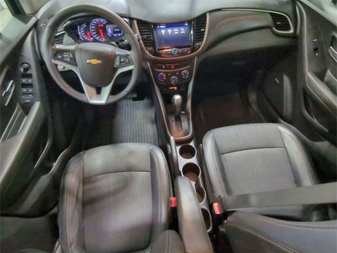 Certified 2020 Chevrolet Trax LT w/ Sun & Sound Package image 20