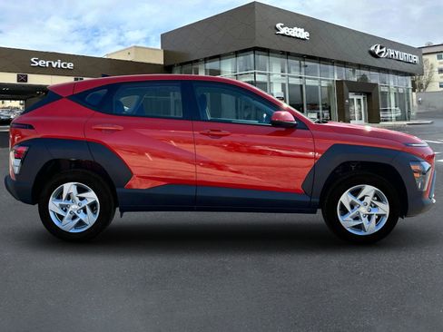 New 2025 Hyundai Kona SE image 9
