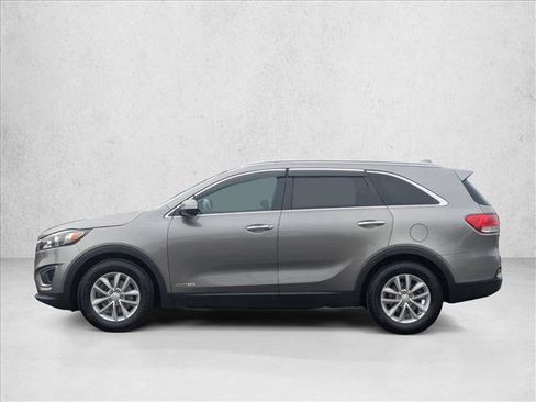 Used 2016 Kia Sorento LX w/ LX Convenience Package image 9