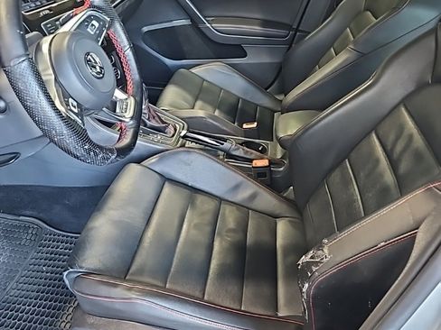 Used 2017 Volkswagen Golf image 27