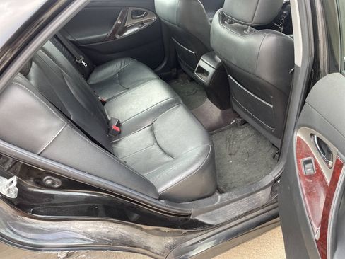 Used 2011 Toyota Camry SE w/ Sport Leather Pkg FWD image 3
