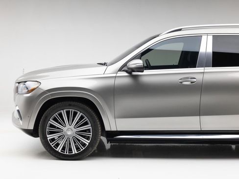 Used 2022 Mercedes-Benz Maybach GLS 600 4MATIC image 17