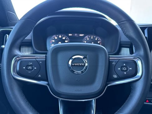 Used 2022 Volvo XC40 T5 R-Design w/ Advanced Package AWD/4WD image 23